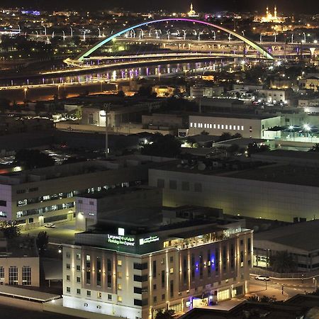 Holiday Inn Express Dubai Safa Park, An Ihg Hotel エクステリア 写真