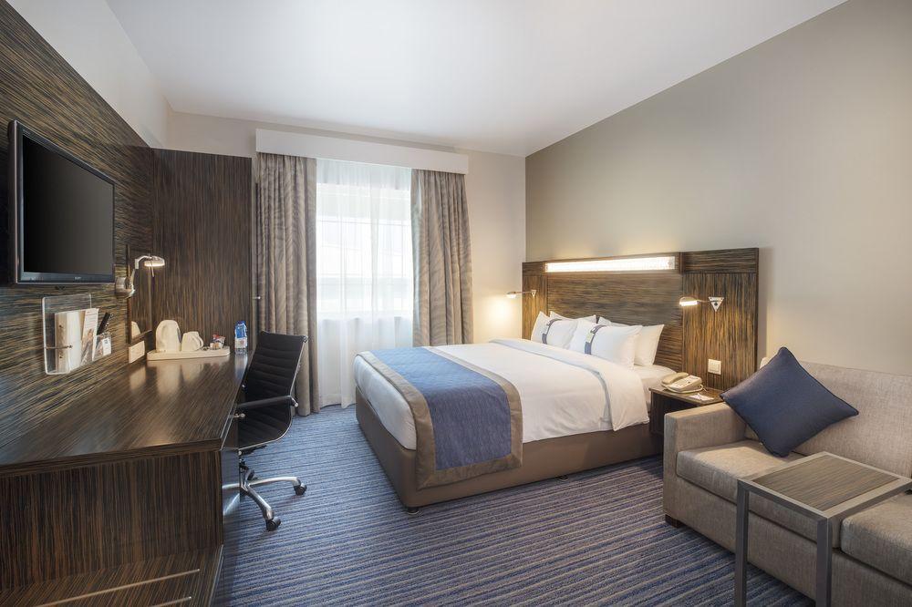 Holiday Inn Express Dubai Safa Park, An Ihg Hotel エクステリア 写真