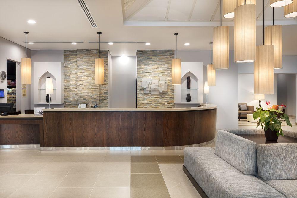 Holiday Inn Express Dubai Safa Park, An Ihg Hotel エクステリア 写真