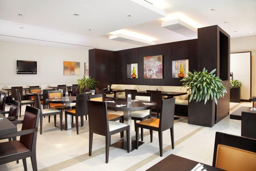 Holiday Inn Express Dubai Safa Park, An Ihg Hotel エクステリア 写真
